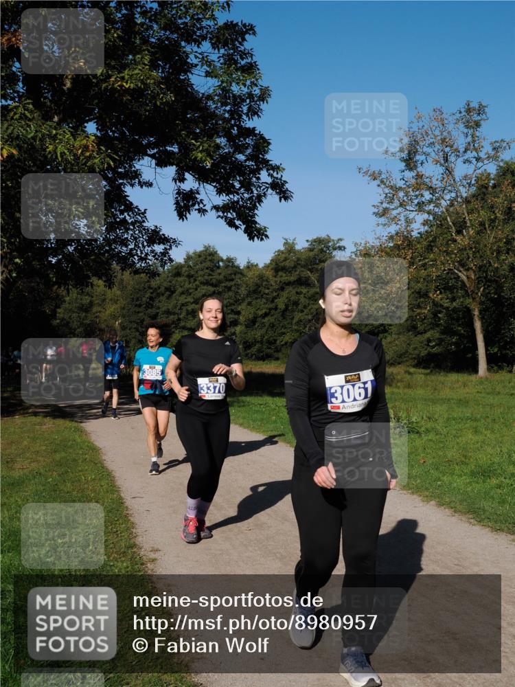 28.09.2025 - 33. Volkslauf durch das schöne Alstertal Fabian Wolf http://msf.ph/oto/8980957 28.09.2025 10:37:31 Laufen 3085, 3370, 3061 meine-sportfotos.de