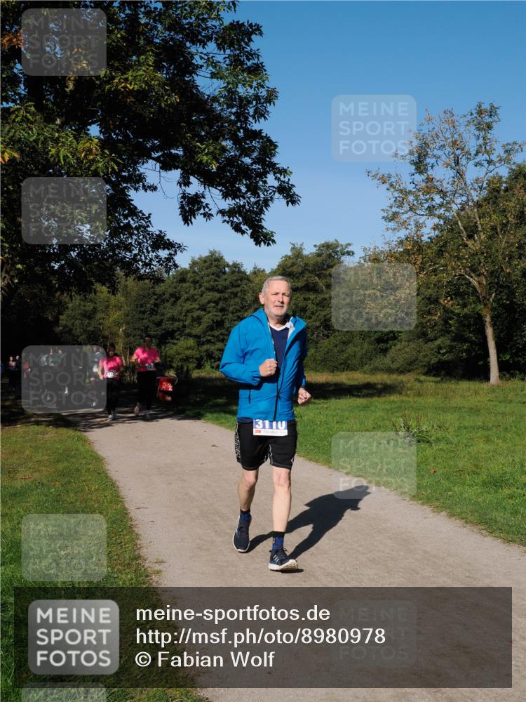 28.09.2025 - 33. Volkslauf durch das schöne Alstertal Fabian Wolf http://msf.ph/oto/8980978 28.09.2025 10:37:36 Laufen 3110 meine-sportfotos.de