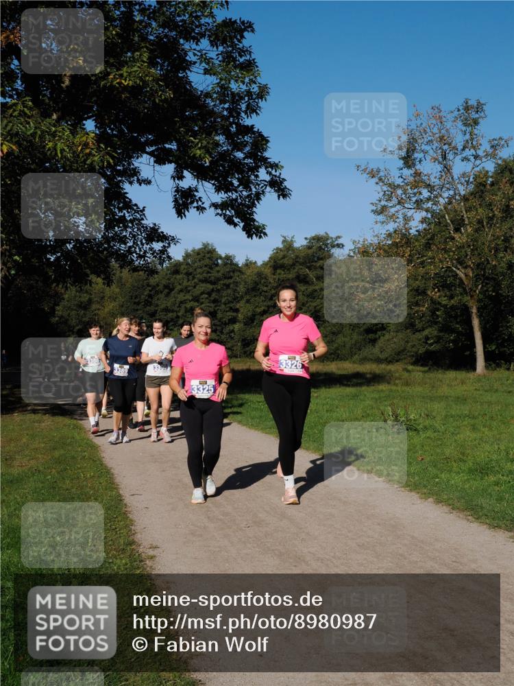 28.09.2025 - 33. Volkslauf durch das schöne Alstertal Fabian Wolf http://msf.ph/oto/8980987 28.09.2025 10:37:41 Laufen 3389, 3325, 3326 meine-sportfotos.de
