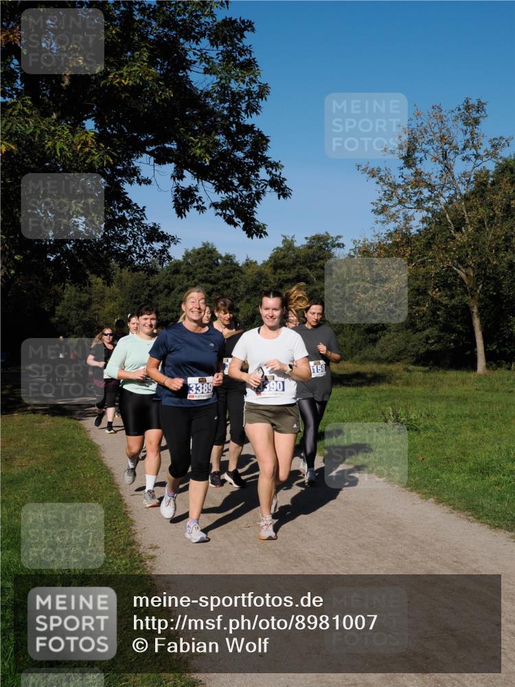 28.09.2025 - 33. Volkslauf durch das schöne Alstertal Fabian Wolf http://msf.ph/oto/8981007 28.09.2025 10:37:44 Laufen 3389, 390, 158 meine-sportfotos.de