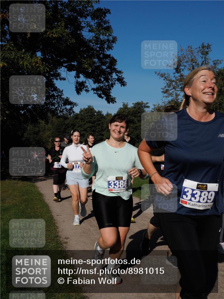 28.09.2025 - 33. Volkslauf durch das schöne Alstertal Fabian Wolf http://msf.ph/oto/8981015 28.09.2025 10:37:46 Laufen 3077, 172, 3386, 3389 meine-sportfotos.de