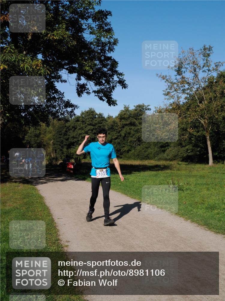28.09.2025 - 33. Volkslauf durch das schöne Alstertal Fabian Wolf http://msf.ph/oto/8981106 28.09.2025 10:38:15 Laufen 3359 meine-sportfotos.de