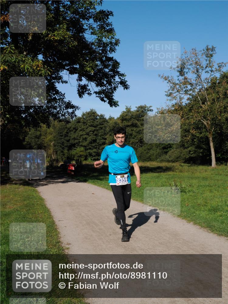28.09.2025 - 33. Volkslauf durch das schöne Alstertal Fabian Wolf http://msf.ph/oto/8981110 28.09.2025 10:38:16 Laufen 3359 meine-sportfotos.de