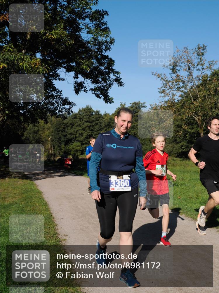 28.09.2025 - 33. Volkslauf durch das schöne Alstertal Fabian Wolf http://msf.ph/oto/8981172 28.09.2025 10:38:32 Laufen 3360 meine-sportfotos.de
