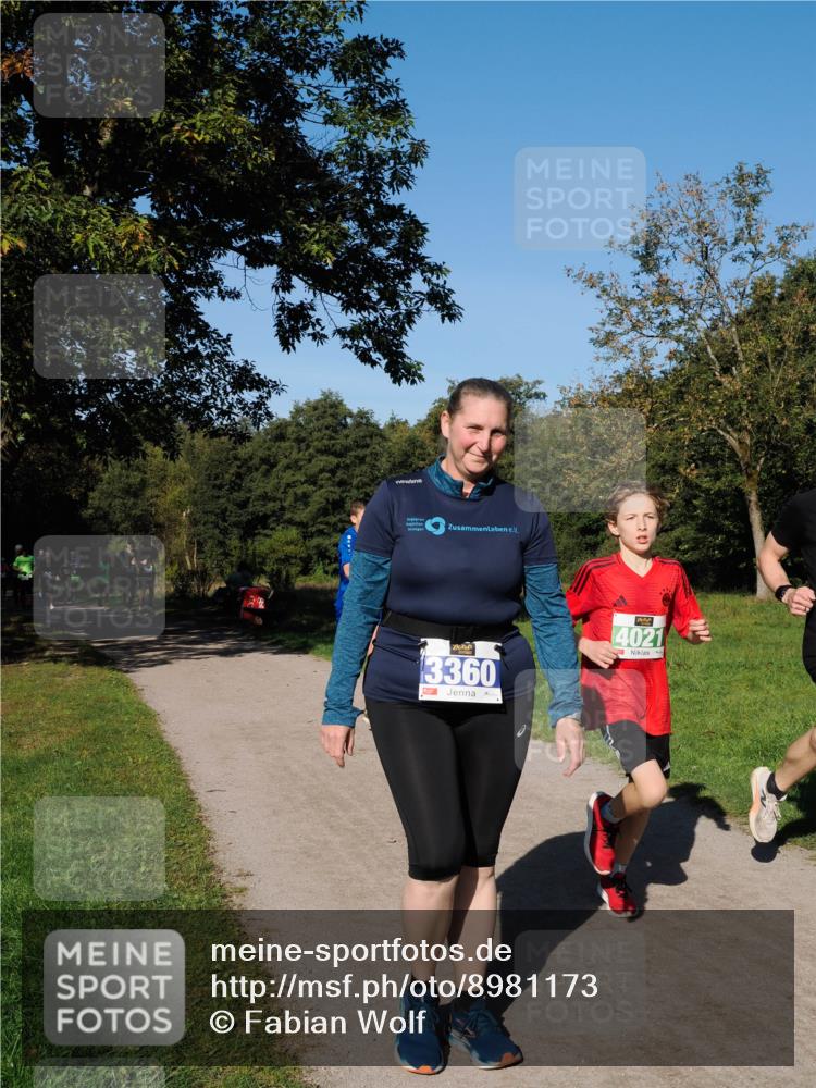 28.09.2025 - 33. Volkslauf durch das schöne Alstertal Fabian Wolf http://msf.ph/oto/8981173 28.09.2025 10:38:33 Laufen 3360, 4021 meine-sportfotos.de