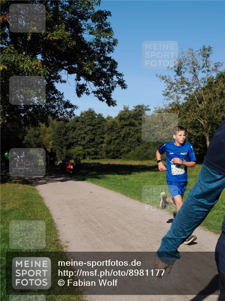 28.09.2025 - 33. Volkslauf durch das schöne Alstertal Fabian Wolf http://msf.ph/oto/8981177 28.09.2025 10:38:34 Laufen 4002 meine-sportfotos.de