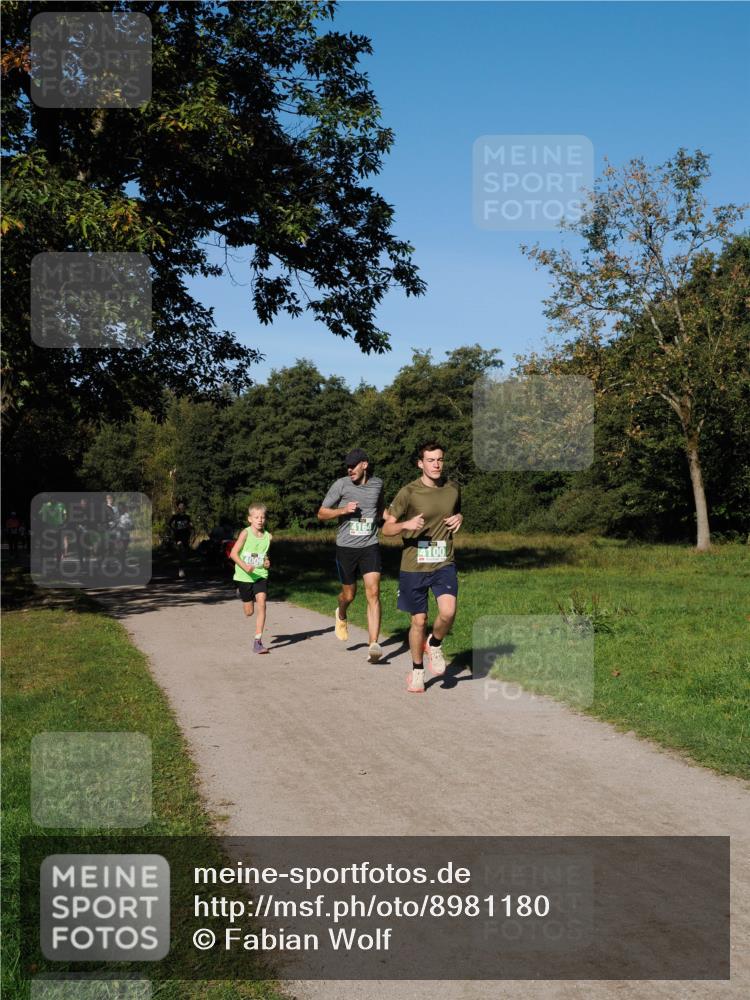 28.09.2025 - 33. Volkslauf durch das schöne Alstertal Fabian Wolf http://msf.ph/oto/8981180 28.09.2025 10:38:38 Laufen 4009, 4100 meine-sportfotos.de