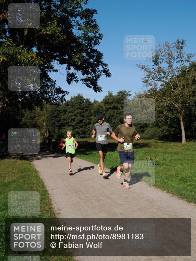 28.09.2025 - 33. Volkslauf durch das schöne Alstertal Fabian Wolf http://msf.ph/oto/8981183 28.09.2025 10:38:38 Laufen 4009, 4164, 4100 meine-sportfotos.de