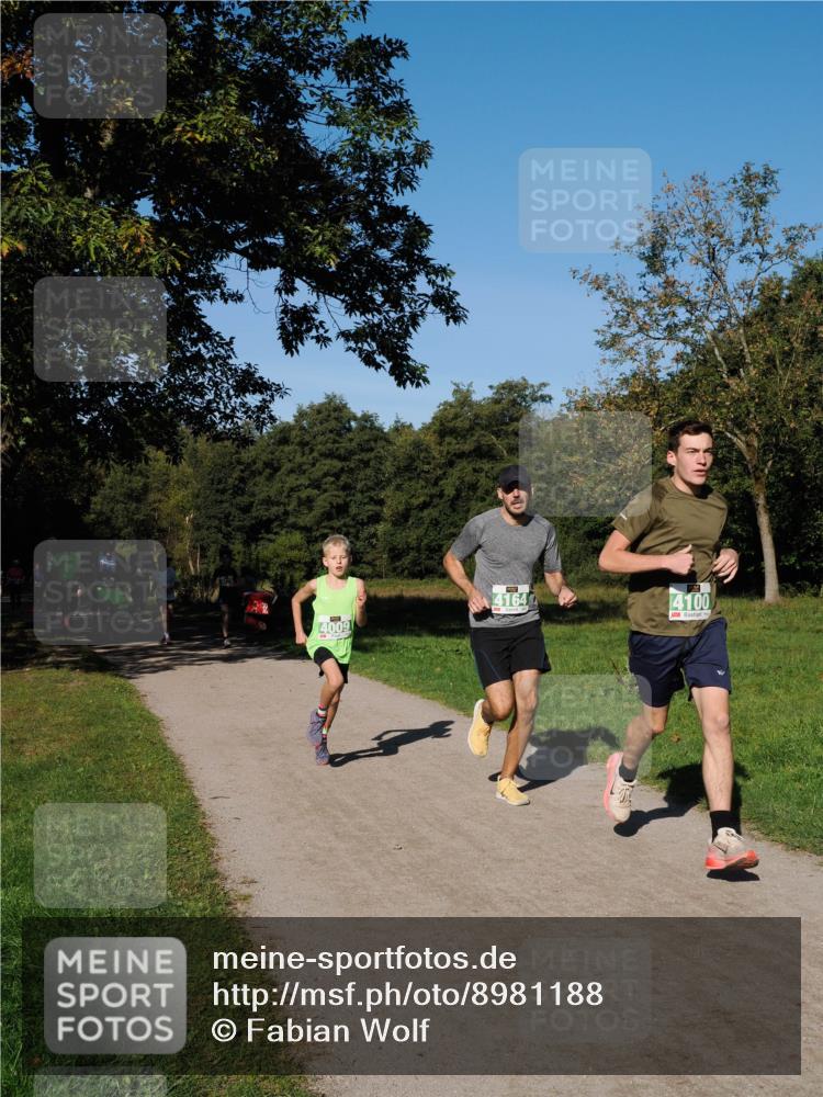 28.09.2025 - 33. Volkslauf durch das schöne Alstertal Fabian Wolf http://msf.ph/oto/8981188 28.09.2025 10:38:39 Laufen 4009, 4164, 4100 meine-sportfotos.de