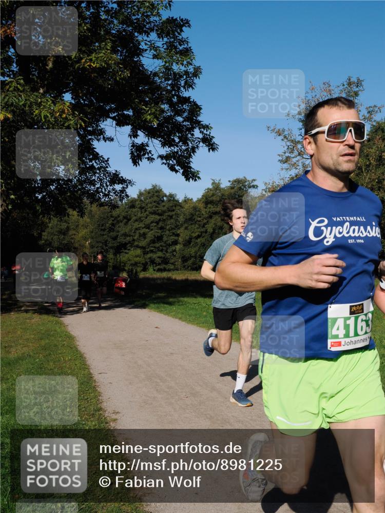 28.09.2025 - 33. Volkslauf durch das schöne Alstertal Fabian Wolf http://msf.ph/oto/8981225 28.09.2025 10:38:44 Laufen 4163 meine-sportfotos.de