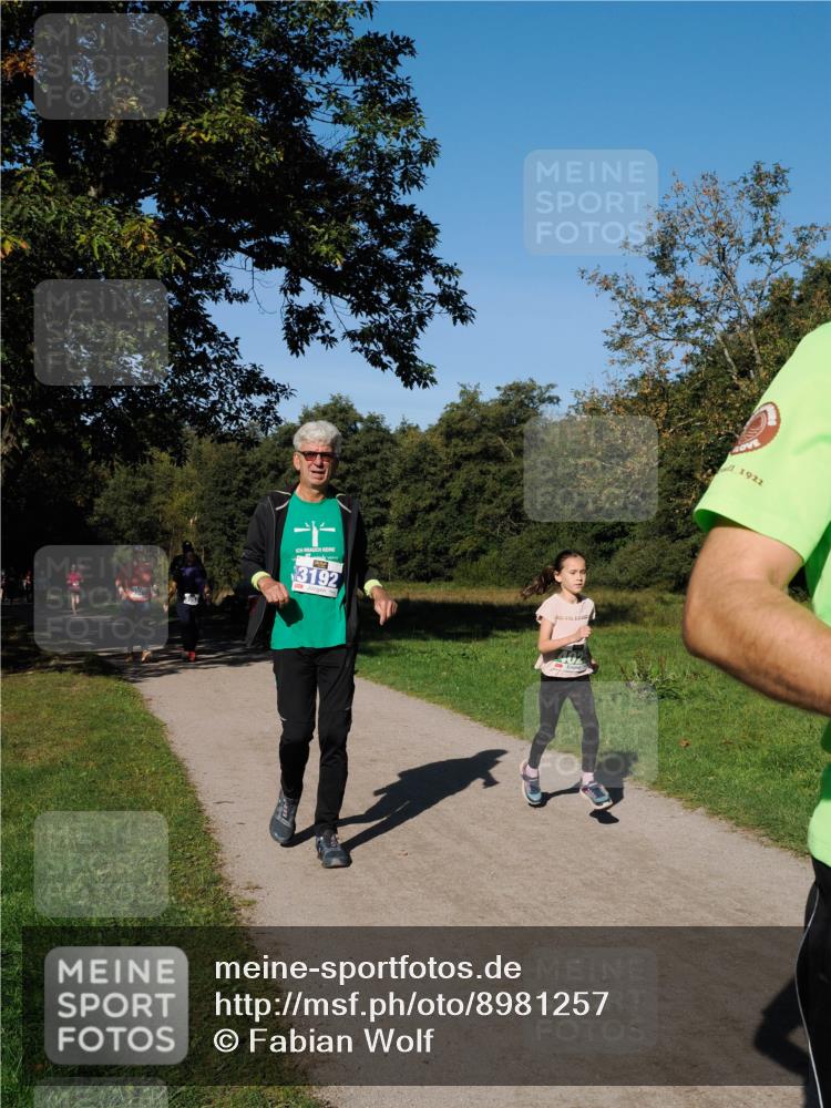 28.09.2025 - 33. Volkslauf durch das schöne Alstertal Fabian Wolf http://msf.ph/oto/8981257 28.09.2025 10:38:52 Laufen 3192, 1922 meine-sportfotos.de