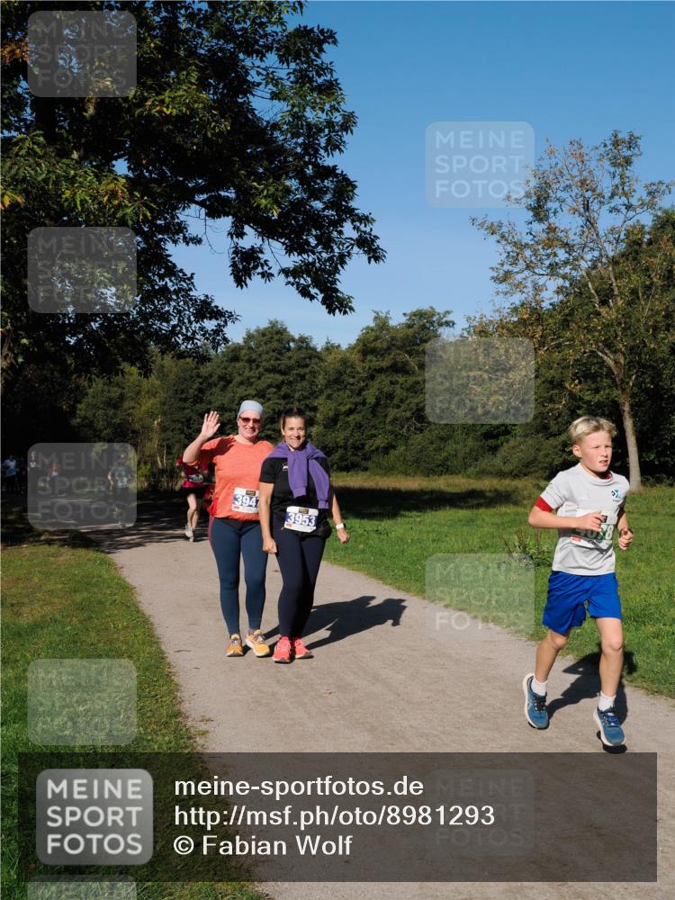 28.09.2025 - 33. Volkslauf durch das schöne Alstertal Fabian Wolf http://msf.ph/oto/8981293 28.09.2025 10:38:59 Laufen 3941, 3953 meine-sportfotos.de