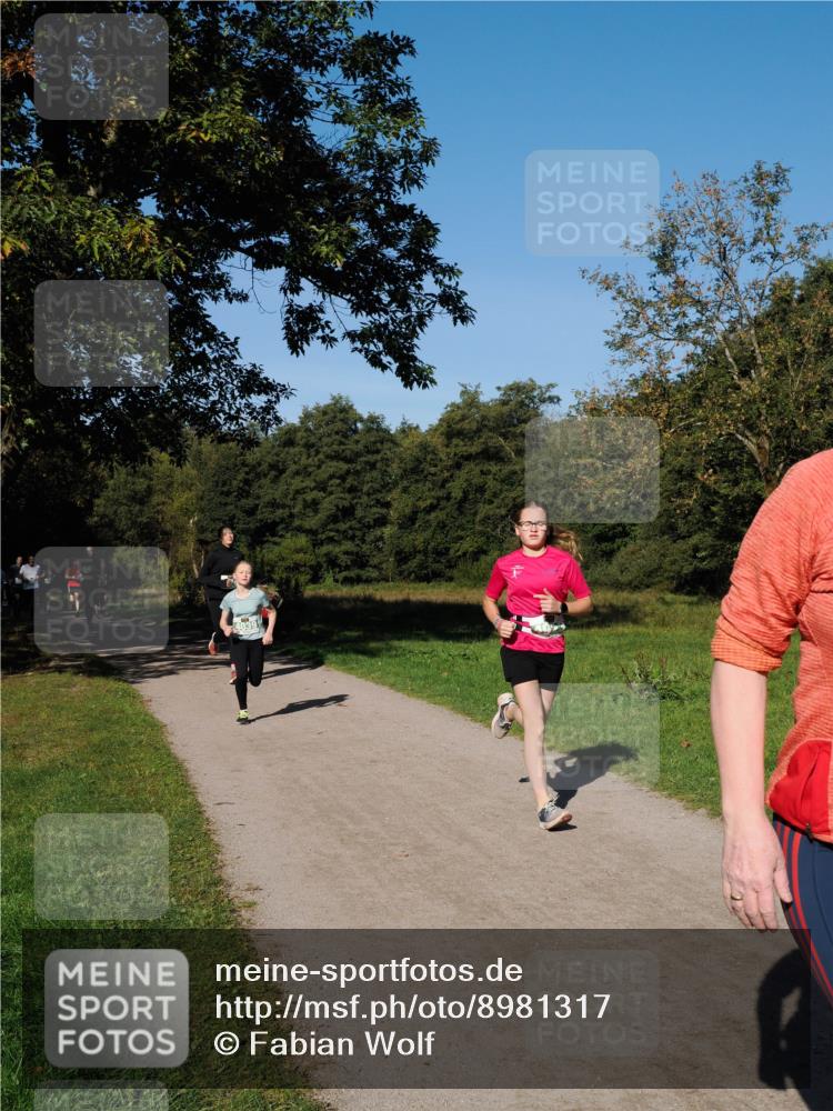 28.09.2025 - 33. Volkslauf durch das schöne Alstertal Fabian Wolf http://msf.ph/oto/8981317 28.09.2025 10:39:02 Laufen 4039 meine-sportfotos.de