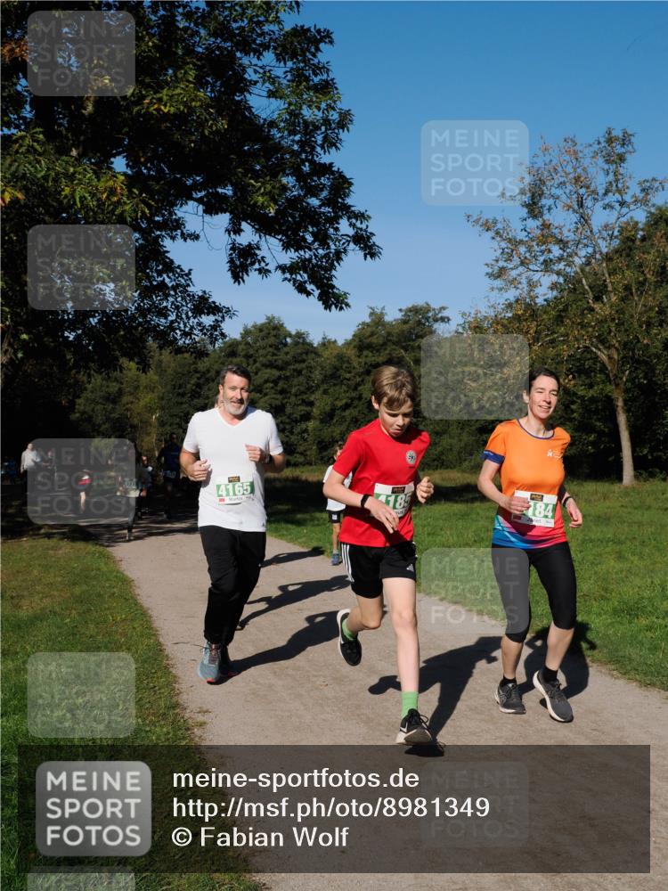 28.09.2025 - 33. Volkslauf durch das schöne Alstertal Fabian Wolf http://msf.ph/oto/8981349 28.09.2025 10:39:11 Laufen 4165, 185, 184 meine-sportfotos.de