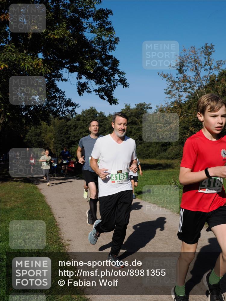 28.09.2025 - 33. Volkslauf durch das schöne Alstertal Fabian Wolf http://msf.ph/oto/8981355 28.09.2025 10:39:12 Laufen 4165, 418 meine-sportfotos.de