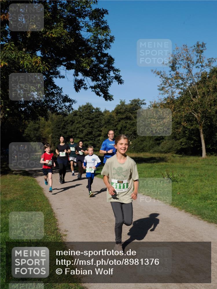 28.09.2025 - 33. Volkslauf durch das schöne Alstertal Fabian Wolf http://msf.ph/oto/8981376 28.09.2025 10:39:15 Laufen 4119, 4173, 112, 4111 meine-sportfotos.de