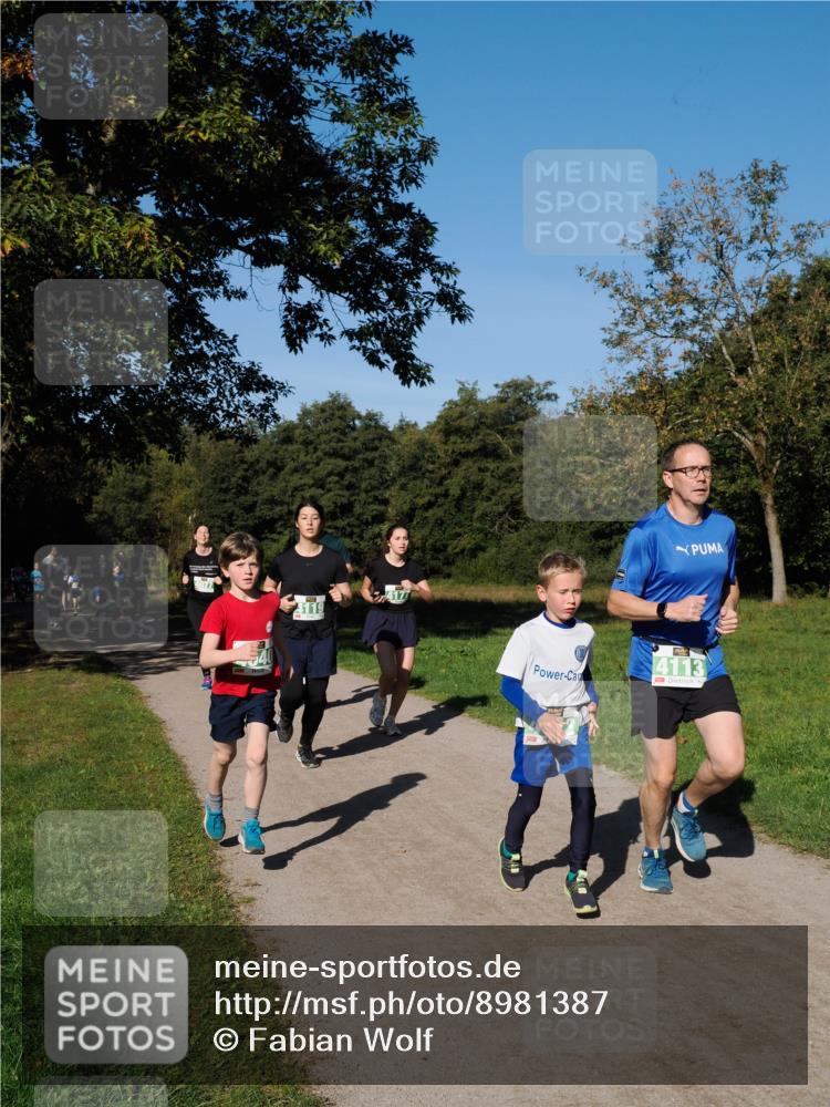 28.09.2025 - 33. Volkslauf durch das schöne Alstertal Fabian Wolf http://msf.ph/oto/8981387 28.09.2025 10:39:16 Laufen 4119, 4113 meine-sportfotos.de