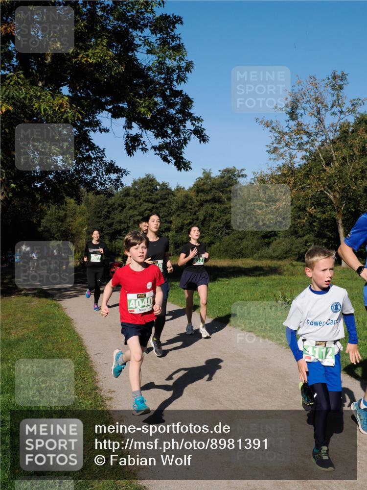 28.09.2025 - 33. Volkslauf durch das schöne Alstertal Fabian Wolf http://msf.ph/oto/8981391 28.09.2025 10:39:17 Laufen 4040, 4112 meine-sportfotos.de