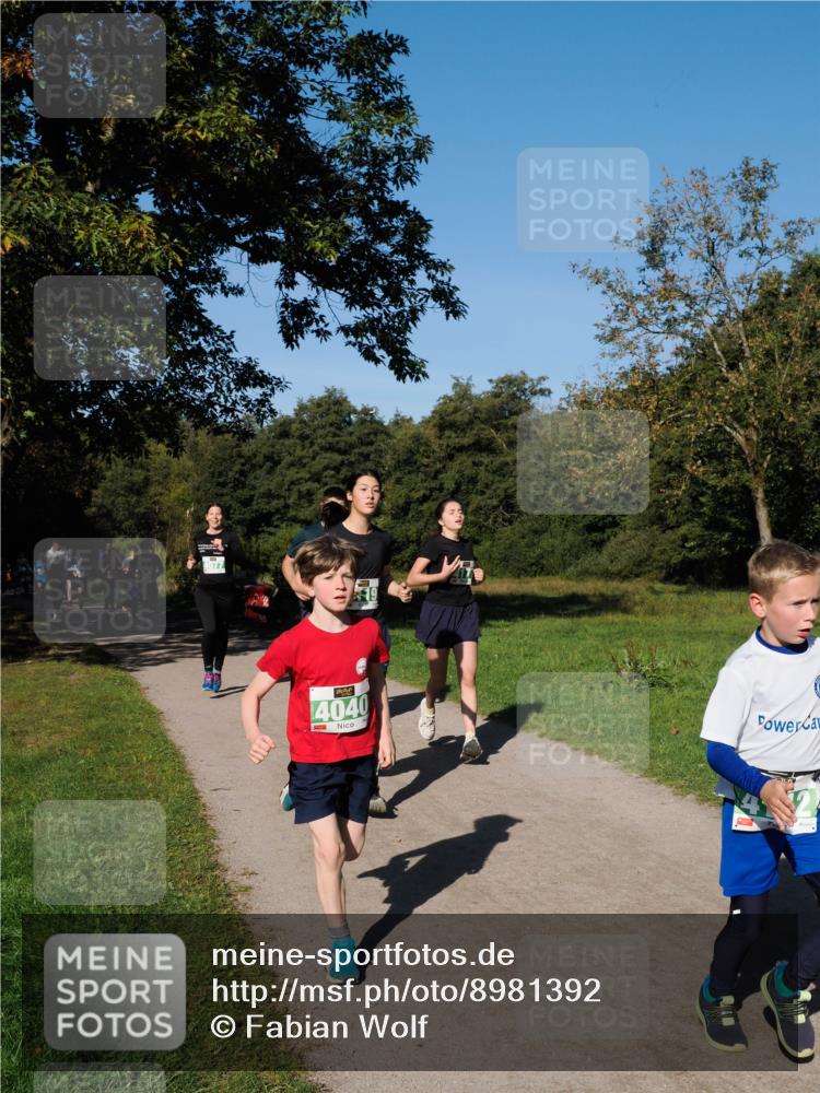 28.09.2025 - 33. Volkslauf durch das schöne Alstertal Fabian Wolf http://msf.ph/oto/8981392 28.09.2025 10:39:17 Laufen 4040 meine-sportfotos.de