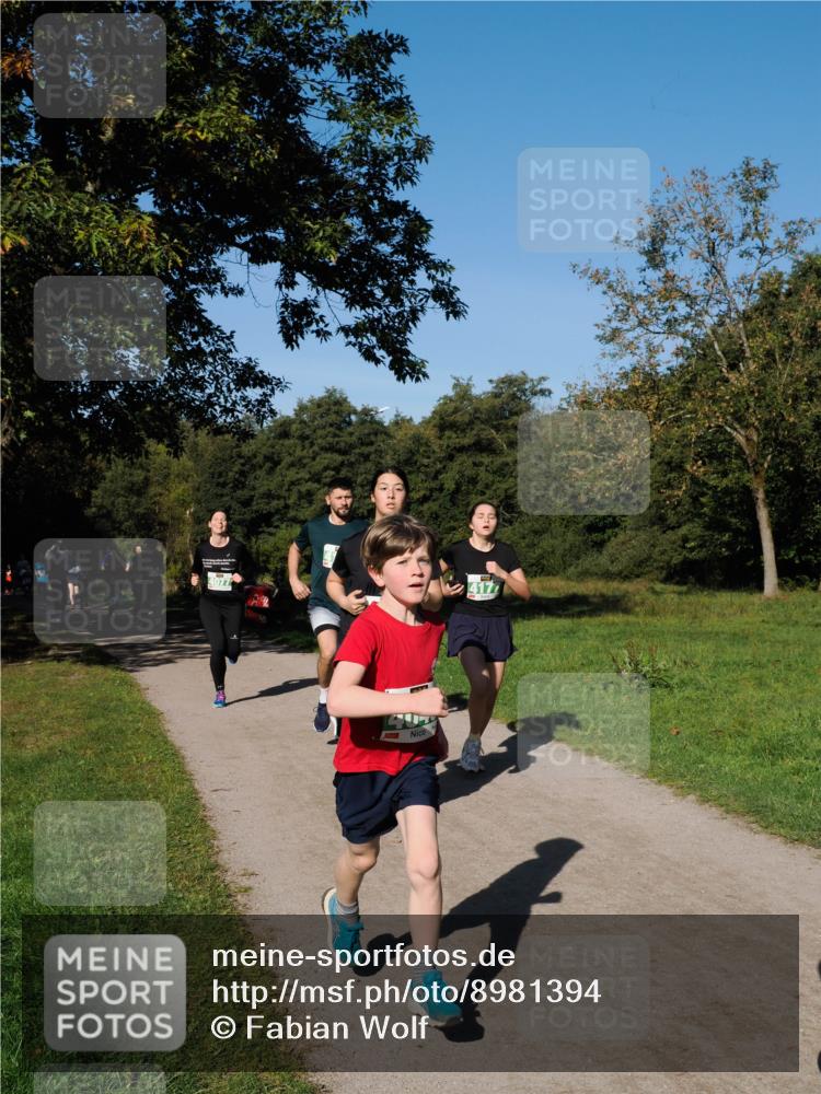 28.09.2025 - 33. Volkslauf durch das schöne Alstertal Fabian Wolf http://msf.ph/oto/8981394 28.09.2025 10:39:17 Laufen 4077, 614, 4177 meine-sportfotos.de