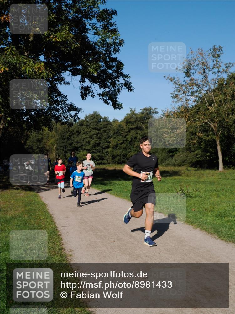 28.09.2025 - 33. Volkslauf durch das schöne Alstertal Fabian Wolf http://msf.ph/oto/8981433 28.09.2025 10:39:22 Laufen 4157 meine-sportfotos.de