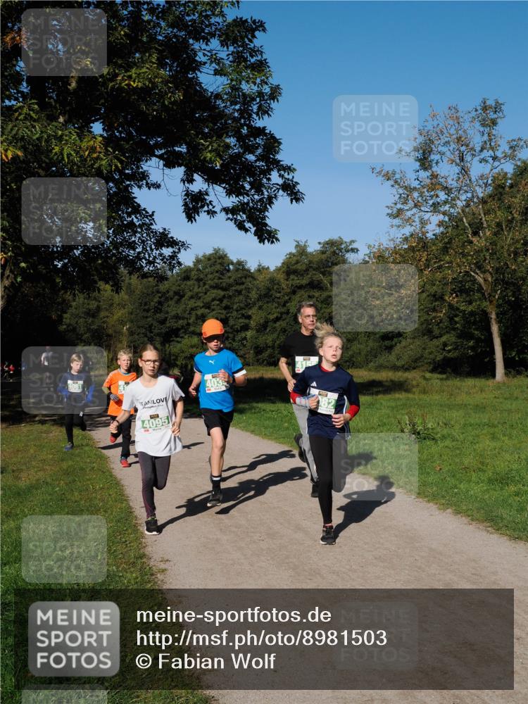 28.09.2025 - 33. Volkslauf durch das schöne Alstertal Fabian Wolf http://msf.ph/oto/8981503 28.09.2025 10:39:35 Laufen 4081, 4095, 403 meine-sportfotos.de