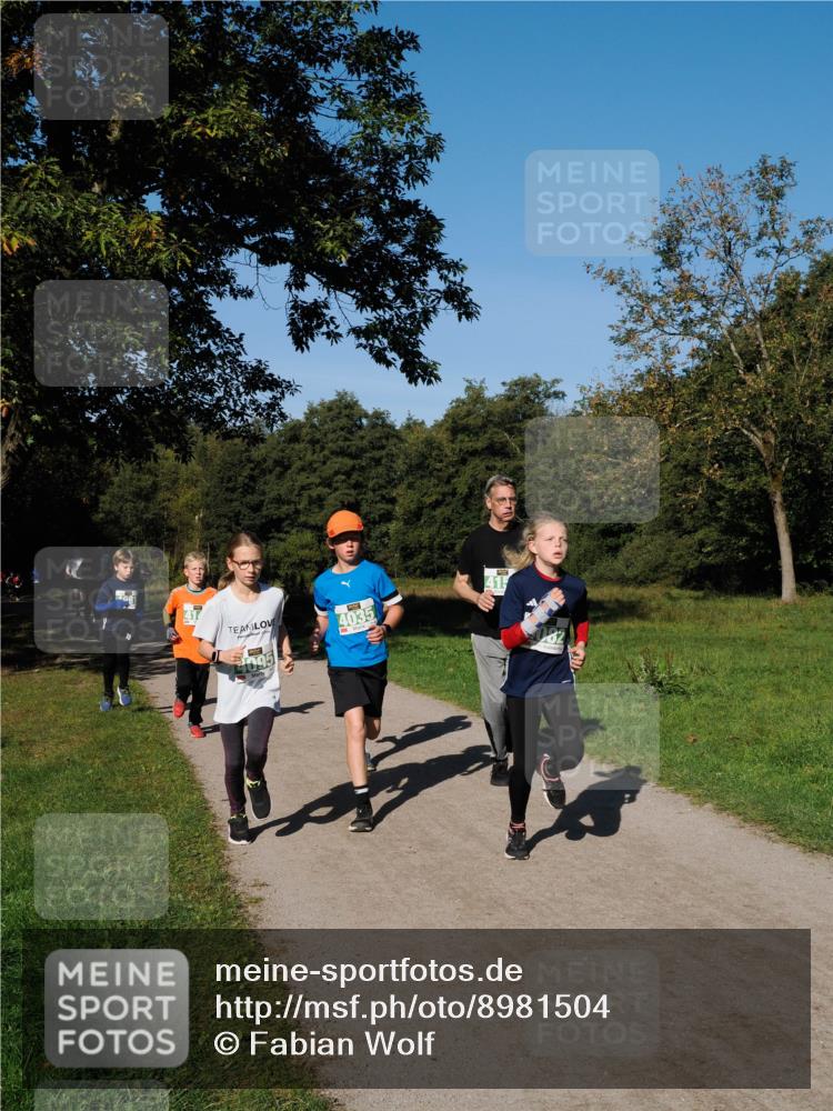 28.09.2025 - 33. Volkslauf durch das schöne Alstertal Fabian Wolf http://msf.ph/oto/8981504 28.09.2025 10:39:35 Laufen 081, 4035 meine-sportfotos.de