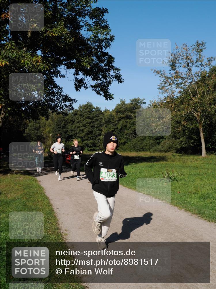 28.09.2025 - 33. Volkslauf durch das schöne Alstertal Fabian Wolf http://msf.ph/oto/8981517 28.09.2025 10:39:40 Laufen 4023 meine-sportfotos.de