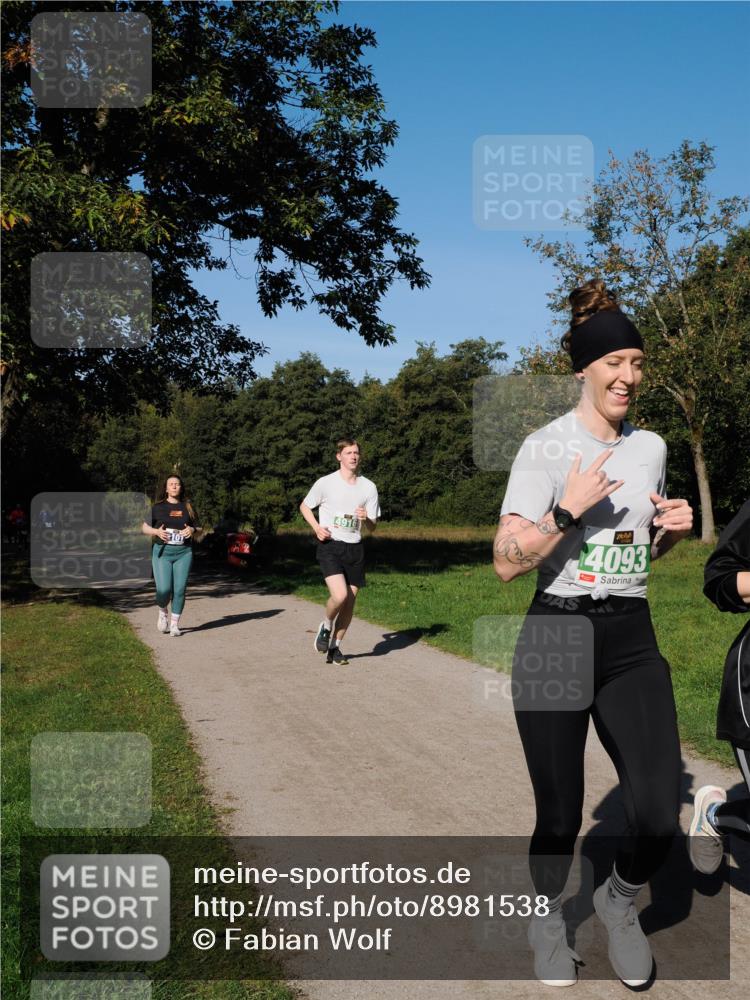 28.09.2025 - 33. Volkslauf durch das schöne Alstertal Fabian Wolf http://msf.ph/oto/8981538 28.09.2025 10:39:43 Laufen 4093 meine-sportfotos.de
