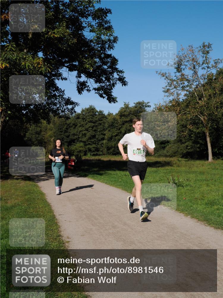 28.09.2025 - 33. Volkslauf durch das schöne Alstertal Fabian Wolf http://msf.ph/oto/8981546 28.09.2025 10:39:44 Laufen 4916 meine-sportfotos.de