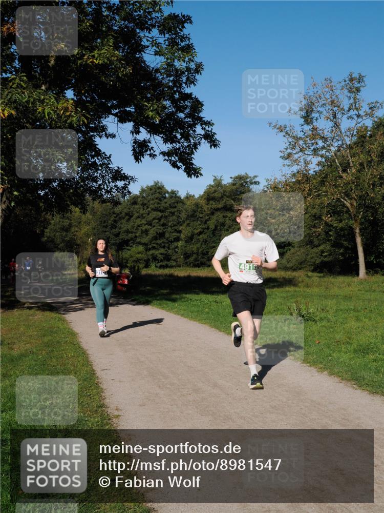 28.09.2025 - 33. Volkslauf durch das schöne Alstertal Fabian Wolf http://msf.ph/oto/8981547 28.09.2025 10:39:44 Laufen 4910 meine-sportfotos.de