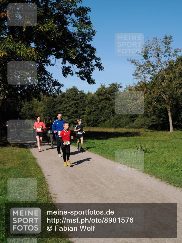 28.09.2025 - 33. Volkslauf durch das schöne Alstertal Fabian Wolf http://msf.ph/oto/8981576 28.09.2025 10:39:53 Laufen  meine-sportfotos.de