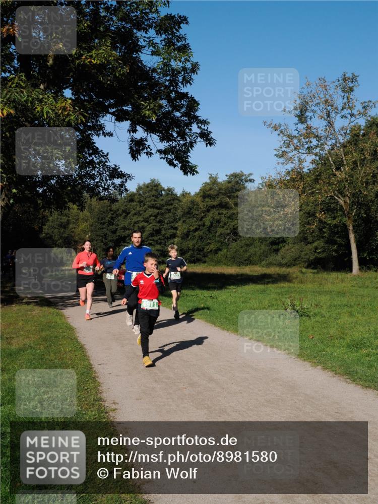 28.09.2025 - 33. Volkslauf durch das schöne Alstertal Fabian Wolf http://msf.ph/oto/8981580 28.09.2025 10:39:54 Laufen  meine-sportfotos.de