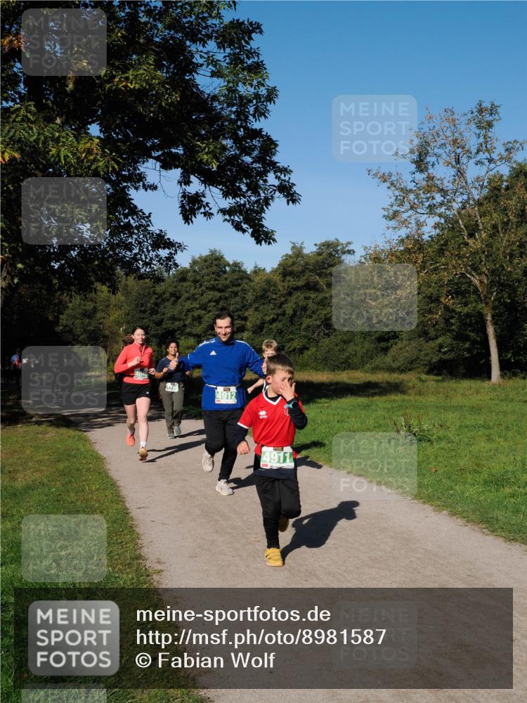 28.09.2025 - 33. Volkslauf durch das schöne Alstertal Fabian Wolf http://msf.ph/oto/8981587 28.09.2025 10:39:55 Laufen 4140, 4912, 4911 meine-sportfotos.de