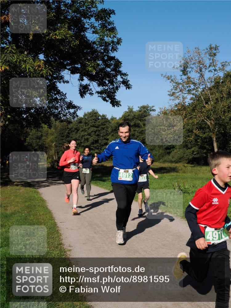 28.09.2025 - 33. Volkslauf durch das schöne Alstertal Fabian Wolf http://msf.ph/oto/8981595 28.09.2025 10:39:55 Laufen 4046, 4912, 033, 491 meine-sportfotos.de