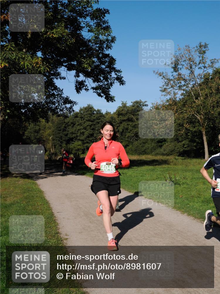 28.09.2025 - 33. Volkslauf durch das schöne Alstertal Fabian Wolf http://msf.ph/oto/8981607 28.09.2025 10:39:57 Laufen 4046 meine-sportfotos.de