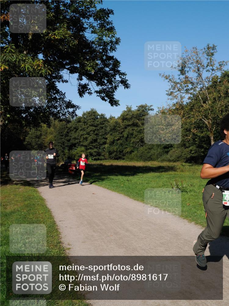 28.09.2025 - 33. Volkslauf durch das schöne Alstertal Fabian Wolf http://msf.ph/oto/8981617 28.09.2025 10:39:58 Laufen  meine-sportfotos.de