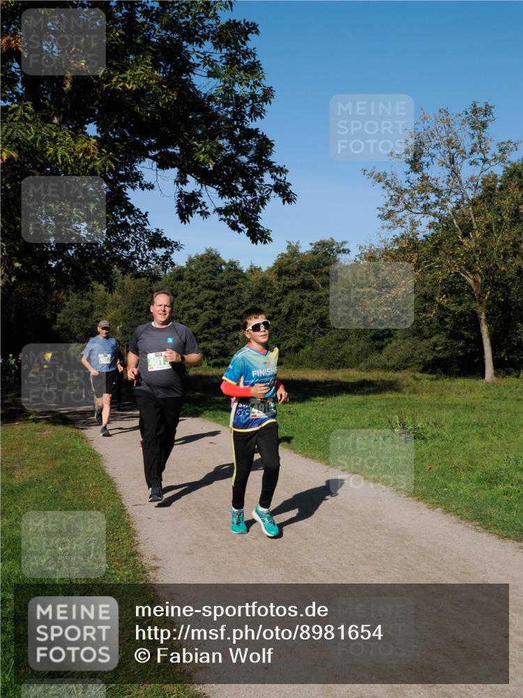 28.09.2025 - 33. Volkslauf durch das schöne Alstertal Fabian Wolf http://msf.ph/oto/8981654 28.09.2025 10:40:03 Laufen 4012, 4015, 4914 meine-sportfotos.de