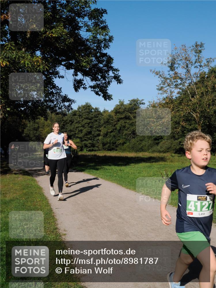 28.09.2025 - 33. Volkslauf durch das schöne Alstertal Fabian Wolf http://msf.ph/oto/8981787 28.09.2025 10:40:23 Laufen 4105, 4127 meine-sportfotos.de