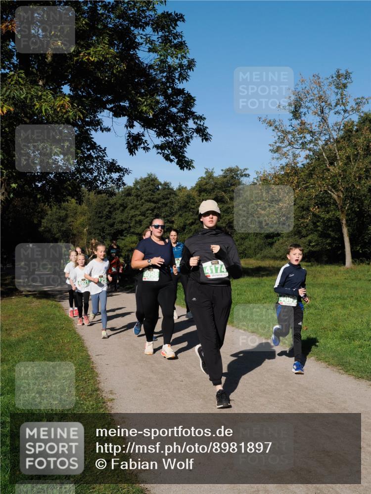 28.09.2025 - 33. Volkslauf durch das schöne Alstertal Fabian Wolf http://msf.ph/oto/8981897 28.09.2025 10:40:45 Laufen 4098, 492, 4174 meine-sportfotos.de