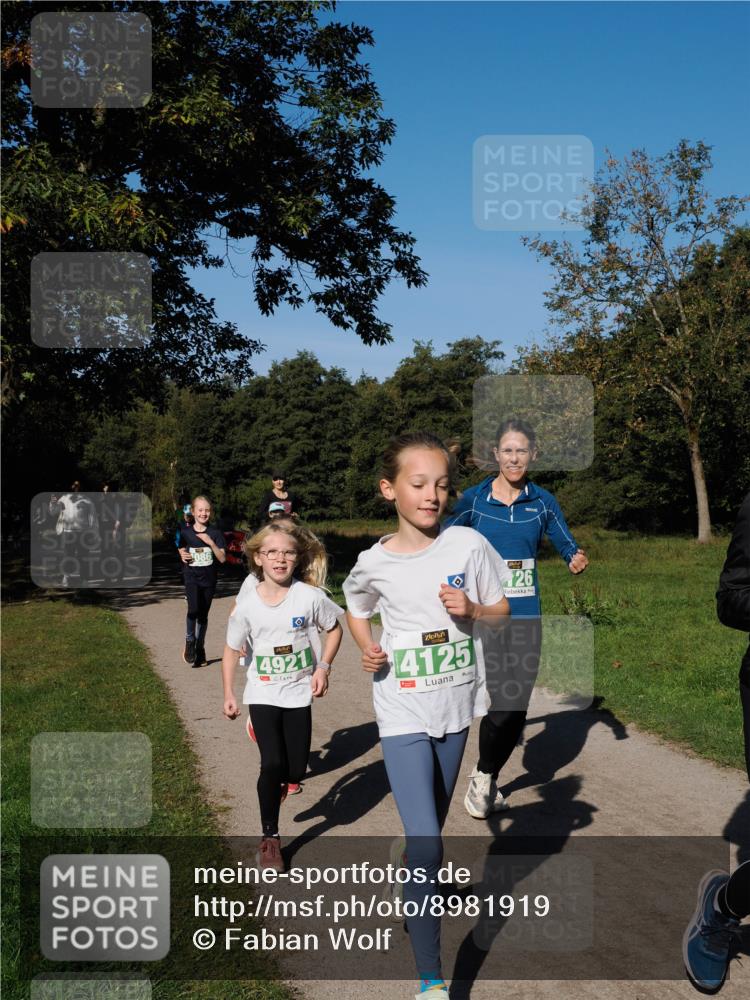 28.09.2025 - 33. Volkslauf durch das schöne Alstertal Fabian Wolf http://msf.ph/oto/8981919 28.09.2025 10:40:47 Laufen 086, 4921, 4125, 26 meine-sportfotos.de