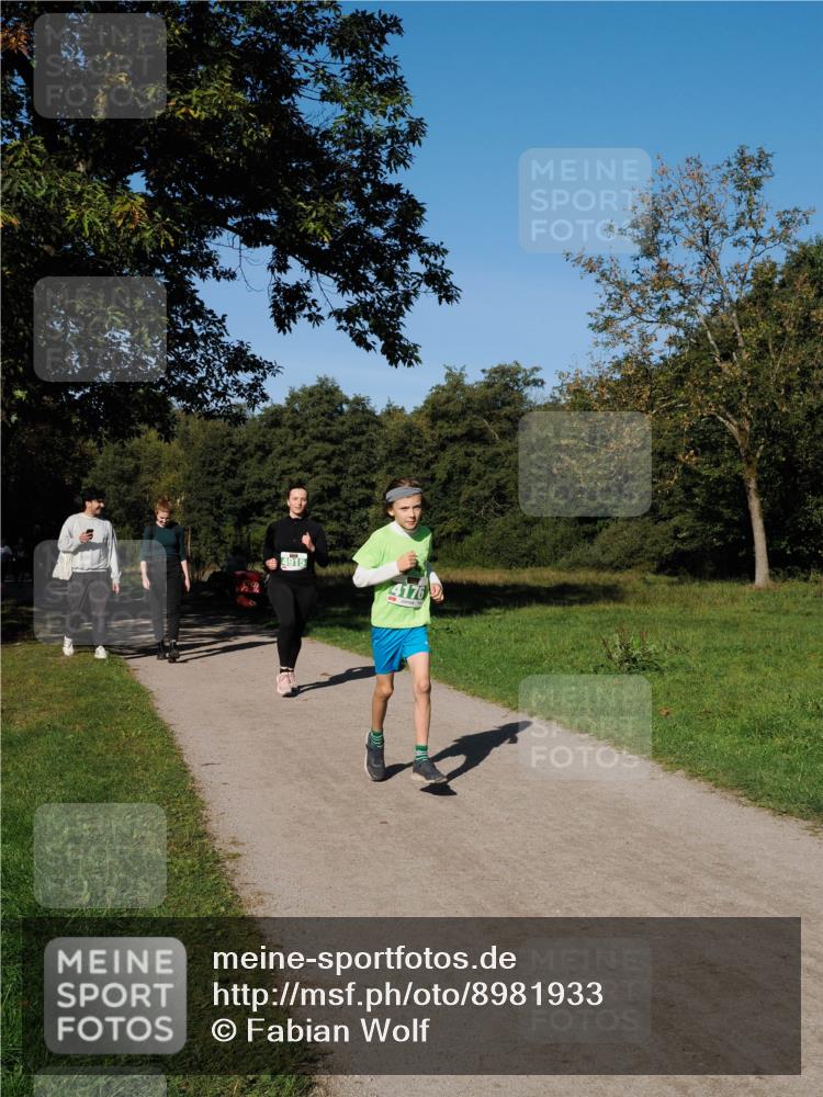 28.09.2025 - 33. Volkslauf durch das schöne Alstertal Fabian Wolf http://msf.ph/oto/8981933 28.09.2025 10:40:54 Laufen 4915, 4176 meine-sportfotos.de