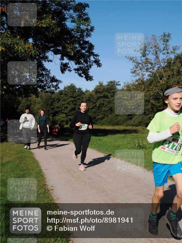 28.09.2025 - 33. Volkslauf durch das schöne Alstertal Fabian Wolf http://msf.ph/oto/8981941 28.09.2025 10:40:55 Laufen 915, 4176 meine-sportfotos.de