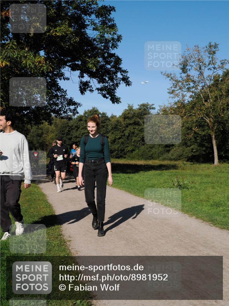 28.09.2025 - 33. Volkslauf durch das schöne Alstertal Fabian Wolf http://msf.ph/oto/8981952 28.09.2025 10:41:01 Laufen  meine-sportfotos.de