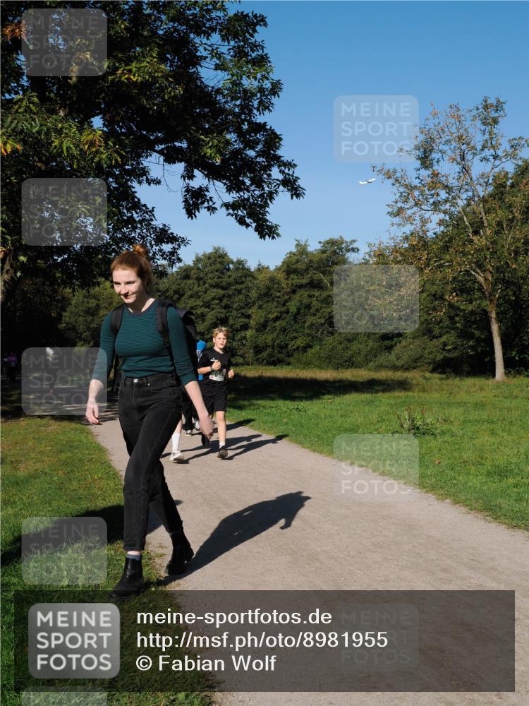 28.09.2025 - 33. Volkslauf durch das schöne Alstertal Fabian Wolf http://msf.ph/oto/8981955 28.09.2025 10:41:02 Laufen  meine-sportfotos.de