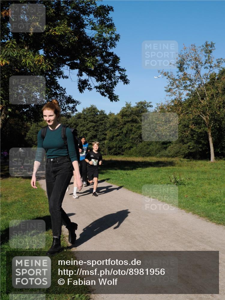28.09.2025 - 33. Volkslauf durch das schöne Alstertal Fabian Wolf http://msf.ph/oto/8981956 28.09.2025 10:41:02 Laufen  meine-sportfotos.de