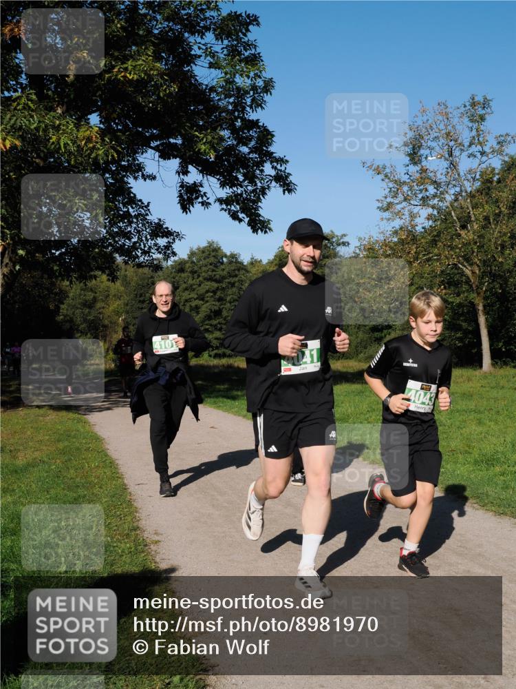 28.09.2025 - 33. Volkslauf durch das schöne Alstertal Fabian Wolf http://msf.ph/oto/8981970 28.09.2025 10:41:04 Laufen 4101, 041, 4043 meine-sportfotos.de
