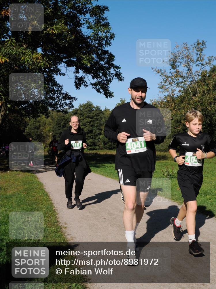 28.09.2025 - 33. Volkslauf durch das schöne Alstertal Fabian Wolf http://msf.ph/oto/8981972 28.09.2025 10:41:04 Laufen 4101, 4041, 4045, 1 meine-sportfotos.de