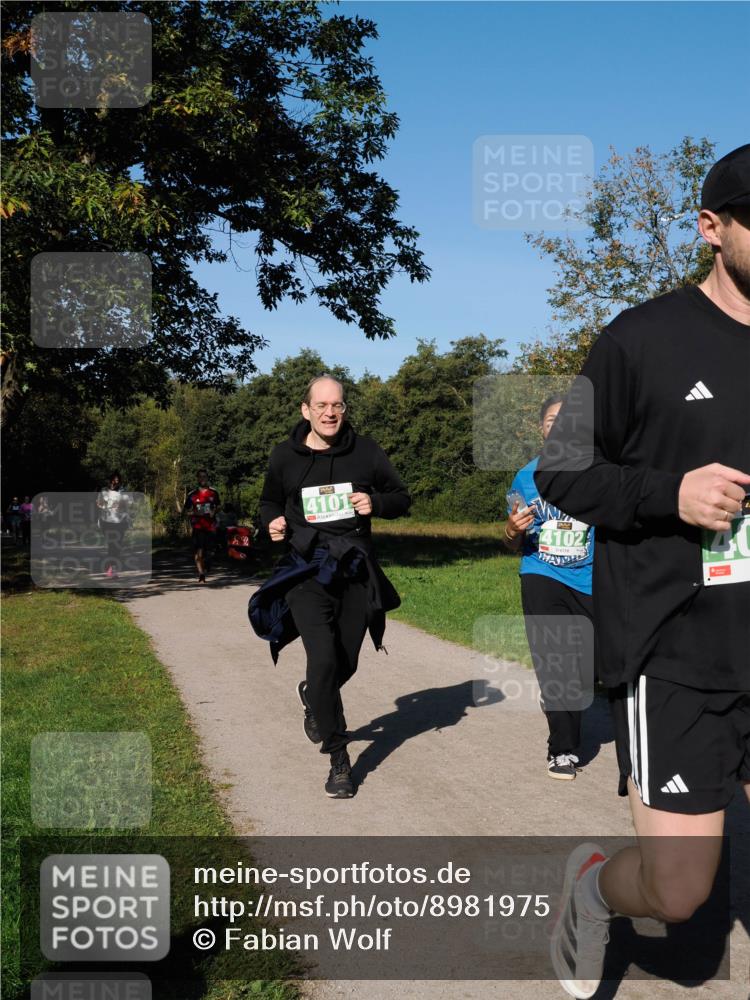 28.09.2025 - 33. Volkslauf durch das schöne Alstertal Fabian Wolf http://msf.ph/oto/8981975 28.09.2025 10:41:05 Laufen 4101, 4102 meine-sportfotos.de