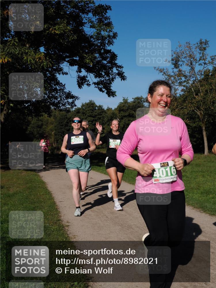 28.09.2025 - 33. Volkslauf durch das schöne Alstertal Fabian Wolf http://msf.ph/oto/8982021 28.09.2025 10:41:22 Laufen 4066, 4071, 4016 meine-sportfotos.de